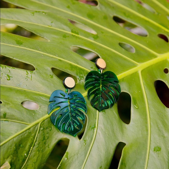 ban.do monstera leaf earrings - Picture 2 of 3